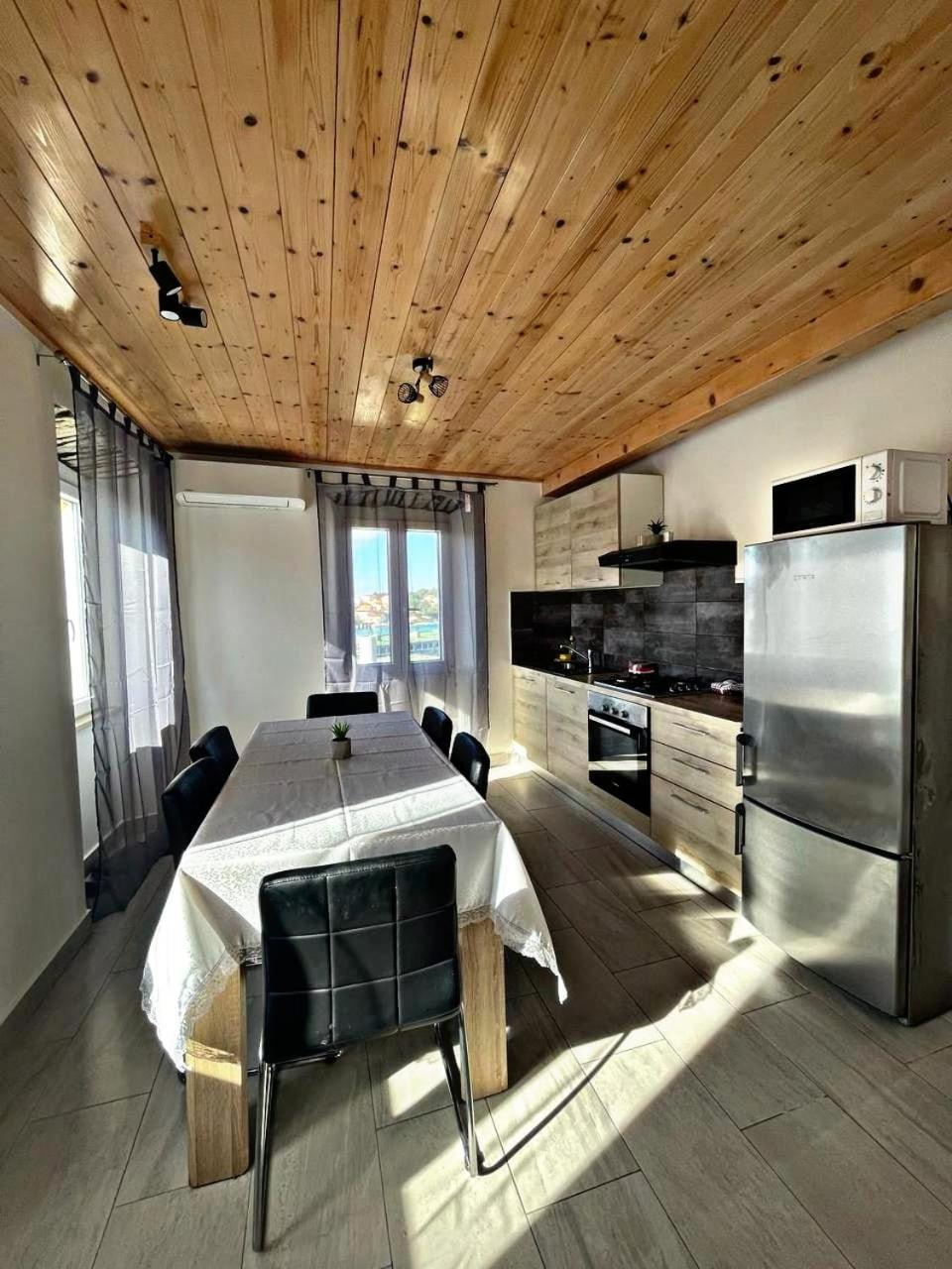 Amani Modern Apartment ルンバルダ エクステリア 写真